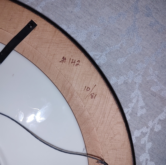 Oleg Cassini Helen of Troy Vintage Collectors Plate in Wood Frame - Picture 5 of 6